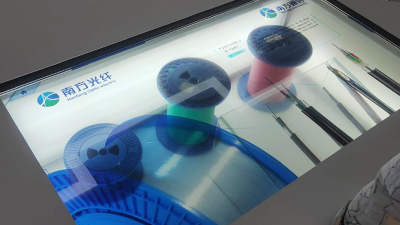 南方光纖液晶透明屏展柜