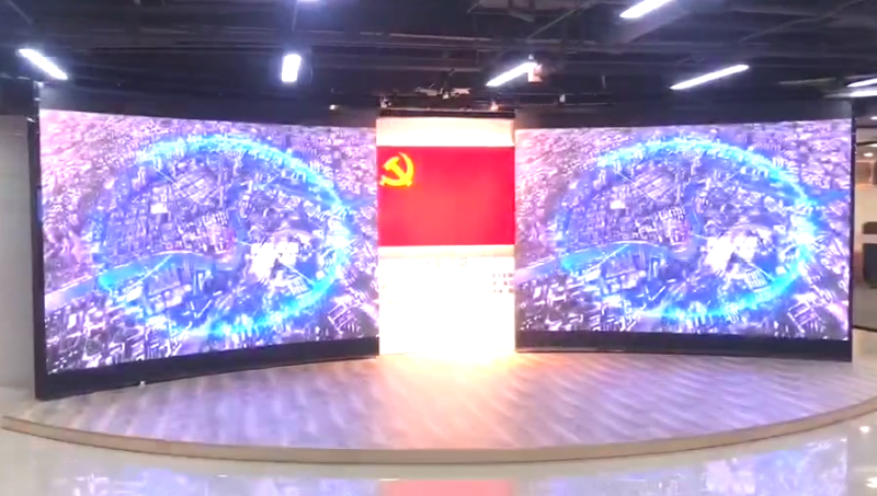 聯(lián)動滑軌屏