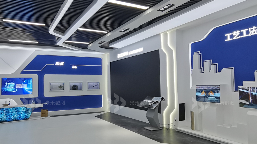 展廳透明屏展示柜和LED應用